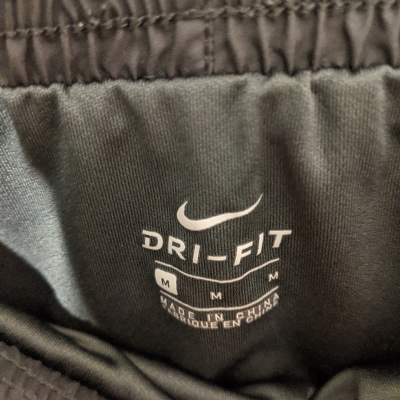 Nike Dri-Fit Women's Athletic Running Shorts - Picture 2 of 3